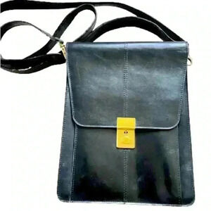 NUOVO  CAPICA BLVK LEATHER MESSENGER CROSSBODY BAG